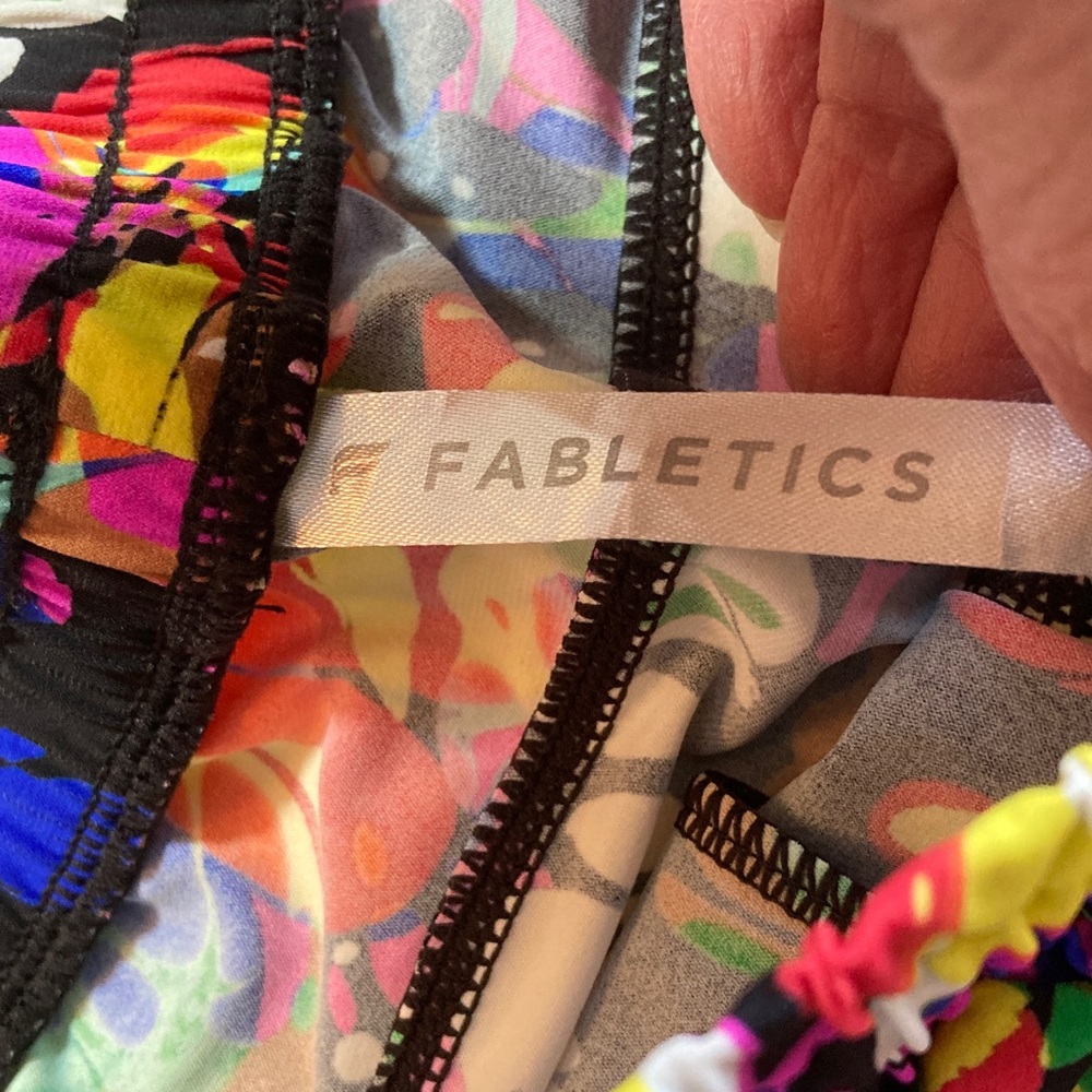 Fabletics 2 pc Colorful Abstract Athletic Set - Picture 2 of 7